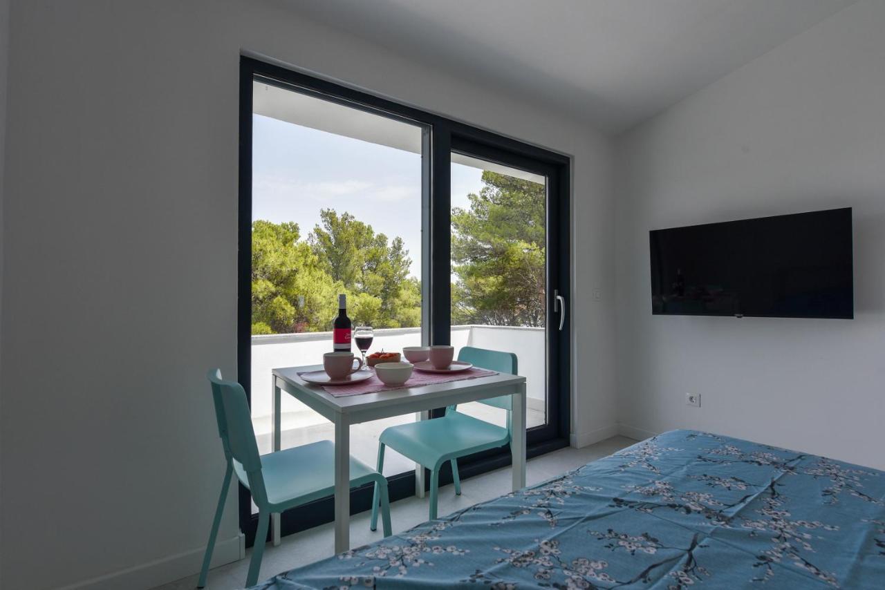 Lazaneo Seafront Apartments, Jelsa  Exteriör bild