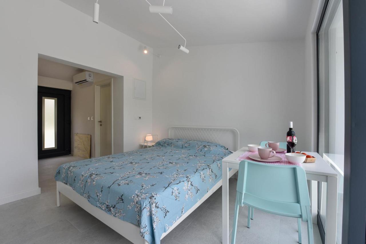 Lazaneo Seafront Apartments, Jelsa  Exteriör bild