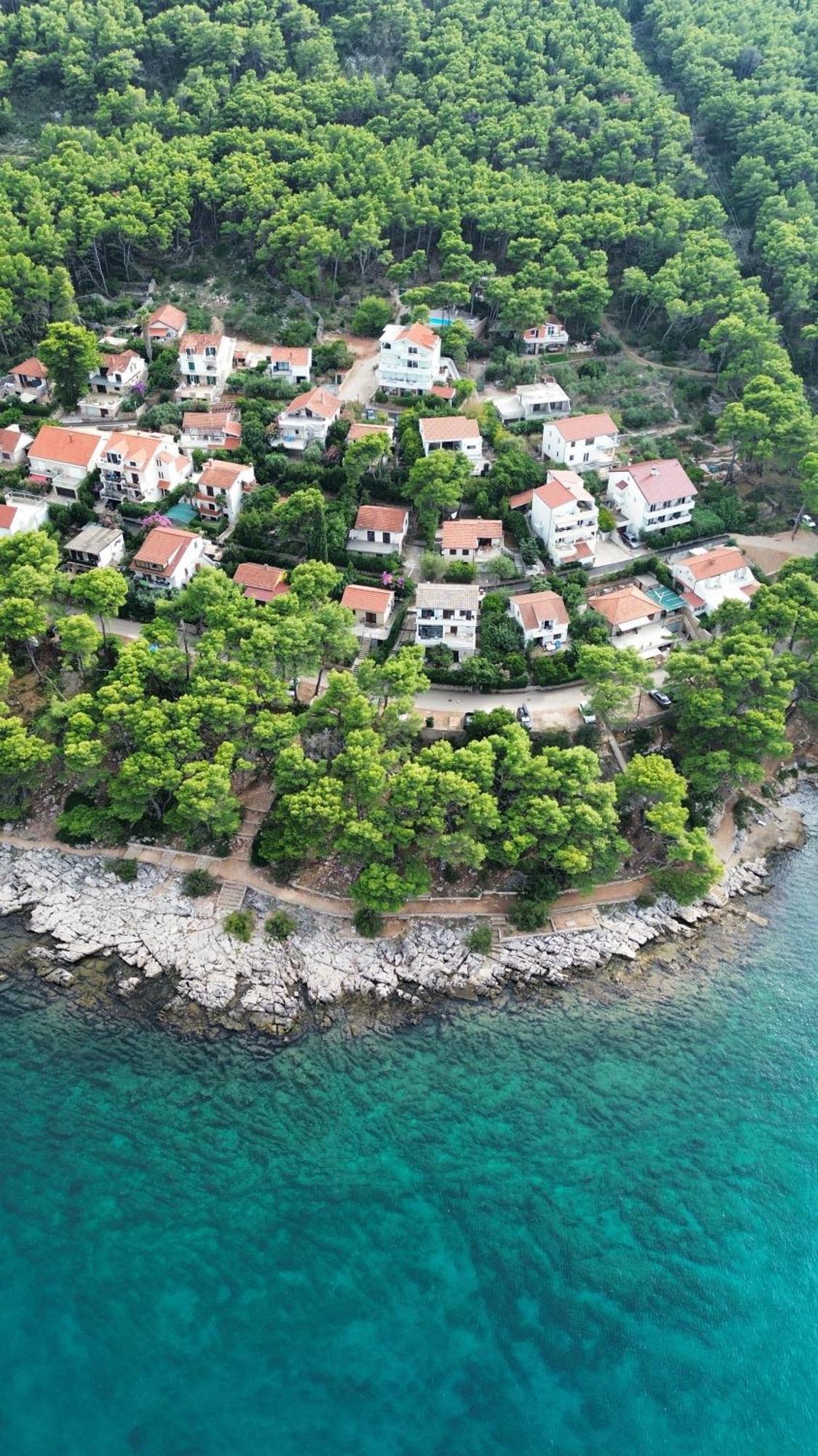 Lazaneo Seafront Apartments, Jelsa  Exteriör bild